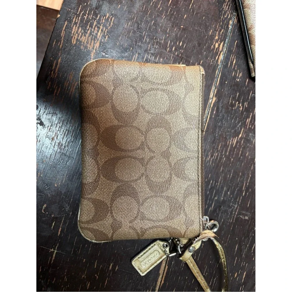 coach wristlet wallet